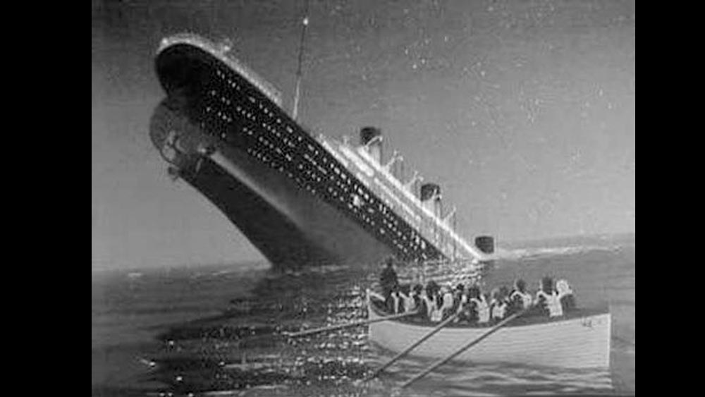 জাহাজের অবশেষ অথবা তার কাছে-দূরে পাওয়া ঘড়িগুলি মাইনাস ২ ডিগ্রি সেলসিয়াস তাপমাত্রার জলে পড়া মাত্রই বন্ধ হয়ে গিয়েছিল, ধরে নেওয়া যায়। লক্ষণীয়, ১৯৮৫ সালের পরে উদ্ধার হওয়া সেই সব ঘড়ির একেকটির বন্ধ হওয়ার সময় ছিল অন্যটির থেকে আলাদা।