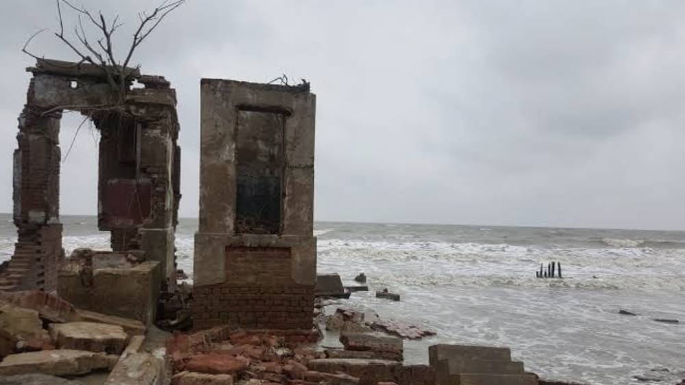 ২০২০ সাল, তখনও টিকে বাংলোর কয়েকটি দেওয়াল।