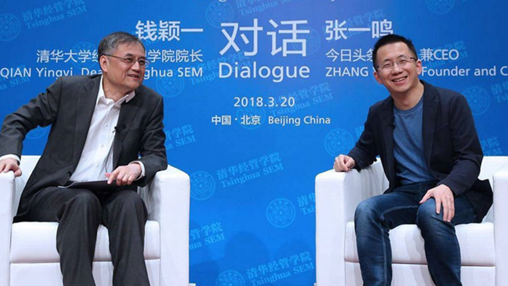 এর পরের বছরই একটি পর্যটন সংস্থার ওয়েবসাইট তৈরির কাজে নিযুক্ত হন। ১ বছরের মধ্যেই পদোন্নতি হয় তাঁর।