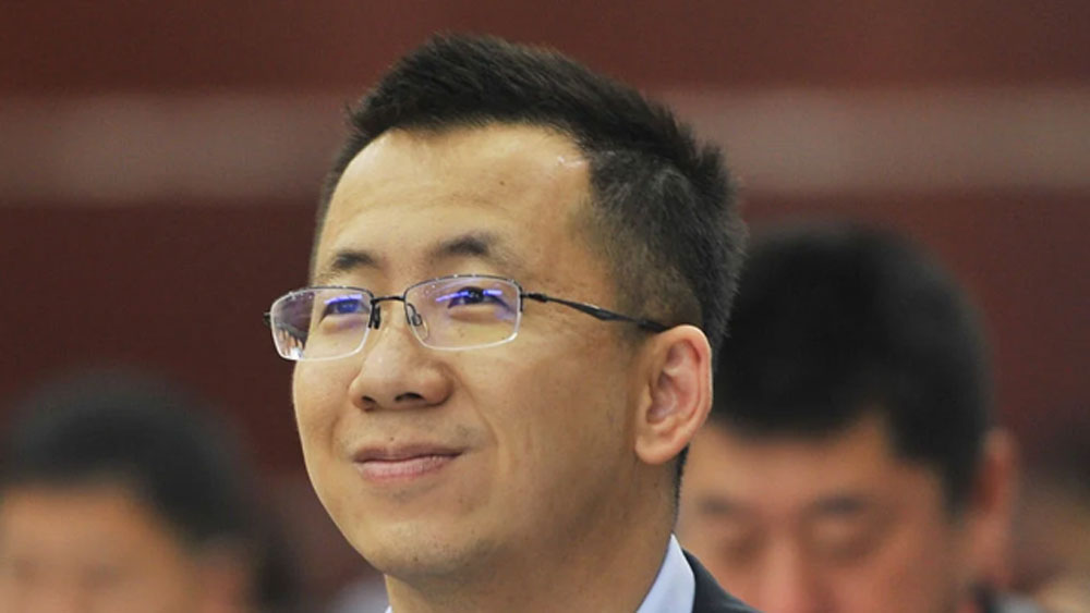 ২০০৮ সালে মাইক্রোসফটের সঙ্গে কাজে যোগ দেন তিনি। এই কাজ তাঁর বেশি দিন ভাল লাগেনি। মাইক্রোসফট ছেড়ে ২০০৯ সালে তিনি নিজেই এক সংস্থা তৈরি করেন।