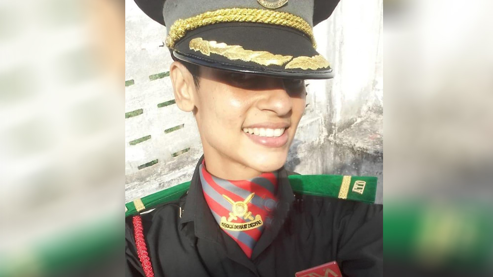 চেন্নাইয়ের অফিসার্স ট্রেনিং অ্যাকাডেমি থেকে প্রশিক্ষণও নেন নীতিকা। শনিবার লেফটেন্যান্ট হয়ে ভারতীয় সেনায় যোগ দিলেন তিনি। গায়ে চাপিয়ে নিলেন সেনার উর্দি।