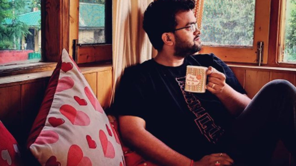 স্থানীয়দের মতে, অন্তত ২০ বছর ধরে এমনটি হয়ে আসছে। কিন্তু কয়েক মাস আগের সেই আবর্জনা ফেলার জায়গা আজ হয়ে উঠেছে সুন্দর পাহাড়ি বাগান। নানা প্রজাতির গাছ আর তাতে বাসা বাঁধা নানা প্রজাতির পাখি স্বর্গ করে তুলেছে এই জায়গাটিকে।