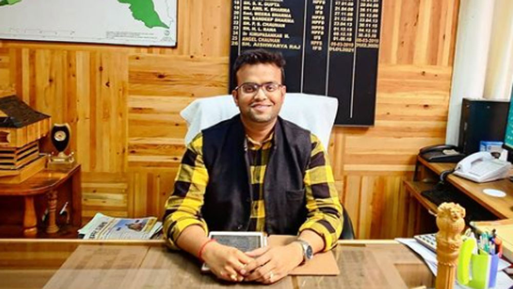 এক বছর আগে যে পর্যটক এই জায়গার পাশ দিয়ে যাওয়ার সময় নাকে রুমাল চাপা দিতেন, তাঁরা আজ এর সৌন্দর্য এবং সৌরভে মুগ্ধ। এত দ্রুত এই বদল কী ভাবে সম্ভব হল?