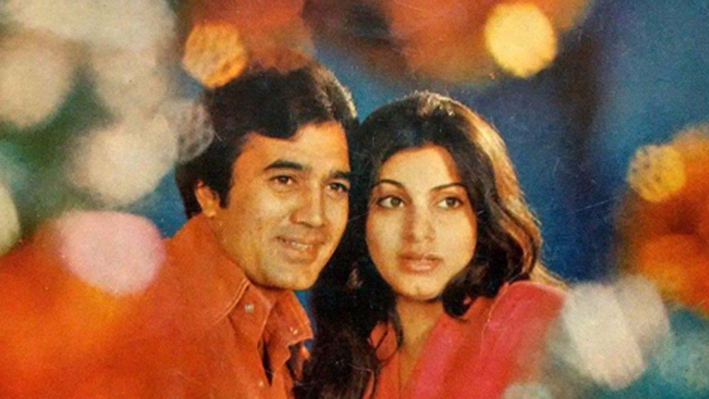 ডিম্পল কপাডিয়াকে বিয়ের খবর রাজেশ প্রথম দেবযানীকেই দিয়েছিলেন। বিয়ে করতে যাওয়ার সময় রাজেশকে সাজিয়ে দিয়েছিলেন এই দেবযানীই। পরে অবশ্য দেবযানীর একটি মন্তব্য ঘিরে তুমুল সমালোচনা শুরু হয়েছিল। রাজেশের সঙ্গে শারীরিক সম্পর্কের কথাও অকপটে স্বীকার করেছিলেন তিনি।