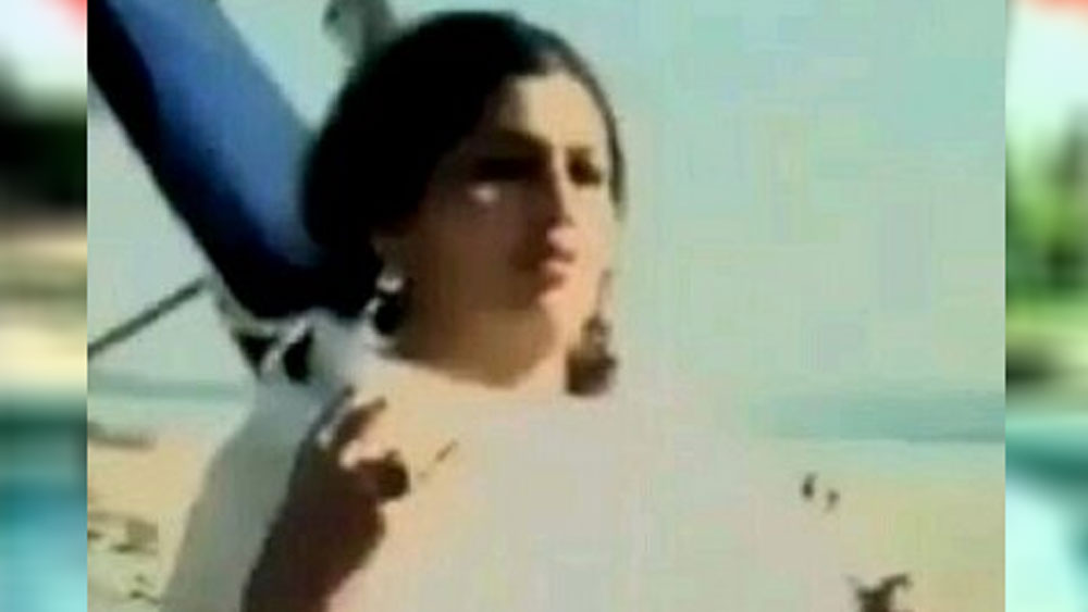 দেবযানী চেয়েছিলেন অভিনেত্রী হতে। কিন্তু হয়ে উঠেছিলেন বলিউড সাংবাদিক। ছয়ের দশকে মূলত কাজ শুরু করেন দেবযানী। সে সময়ের বিখ্যাত এক ম্যাগাজিনে লিখতে শুরু করেন।