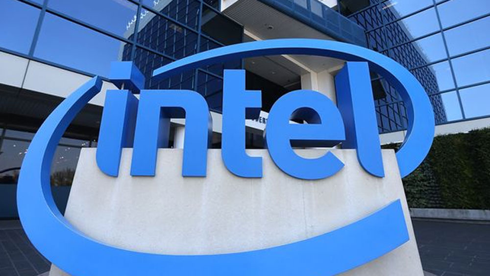 ২০০৫ সালেই এরিয়া কোঅর্ডিনেটর এবং সিনিয়র প্রসেস ইঞ্জিনিয়ার হিসাবে আমেরিকার ইনটেল সংস্থায় কাজে যোগ দেন।