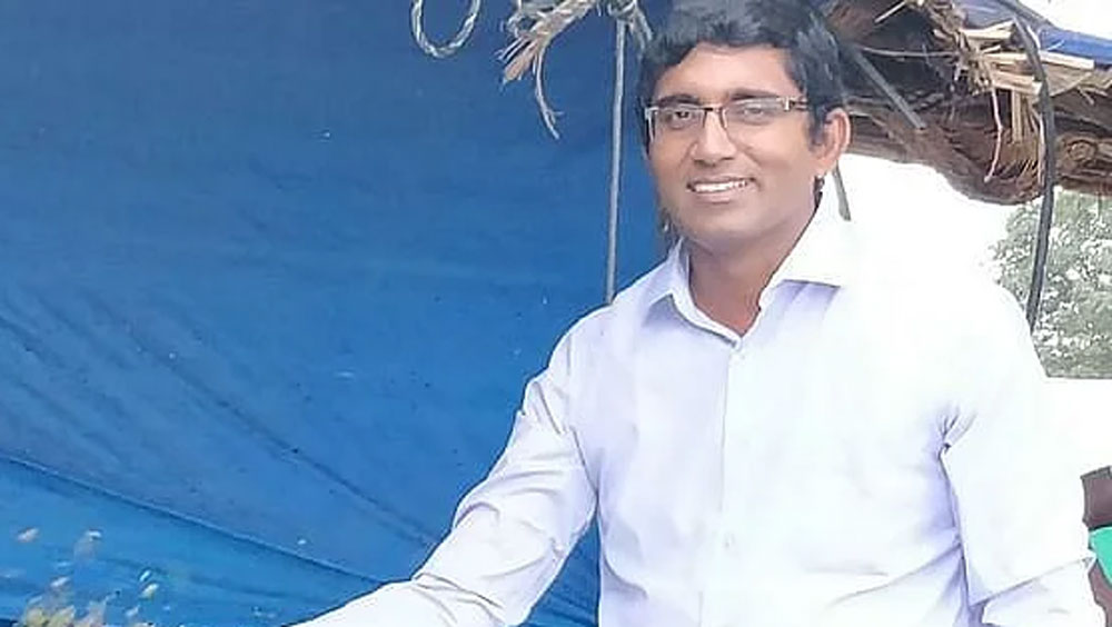 ২০০৫ থেকে ২০১১ সাল পর্যন্ত এই সংস্থাতেই কাজ করে গিয়েছেন তিনি। কিন্তু মোটা মাইনের এই চাকরিতে কিছুতেই মন বসাতে পারছিলেন না।