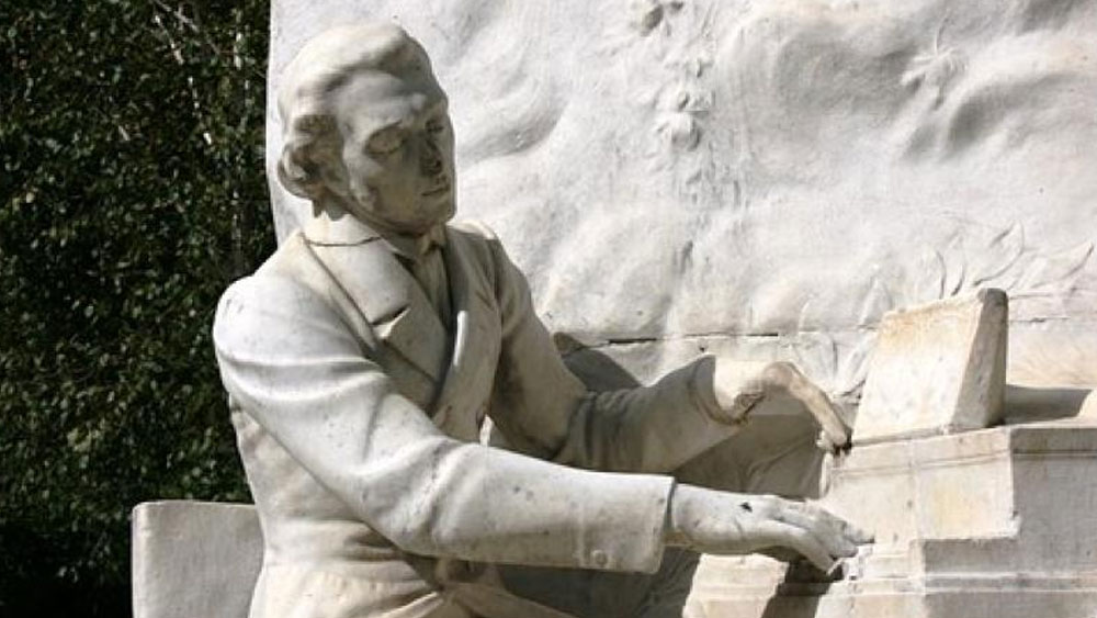 ১৭২ বছর ধরে তাঁর হৃদয় সংরক্ষিত রয়েছে পোল্যান্ডের একটি গির্জায়। ফ্রান্সে মৃত শপ্যাঁর হৃদয় পোল্যান্ডে নিয়ে আসার পিছনে রয়েছে এক মর্মান্তিক ইতিহাস। শপ্যাঁর মৃত্যুর পর তাঁর শেষ ইচ্ছা পূরণ করতেই তাঁর বোন লুকিয়ে তাঁর হৃদয় পোল্যান্ডে নিয়ে এসেছিলেন।