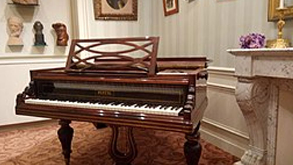 ব্যক্তিগত জীবনে শপ্যাঁ ছিলেন যথেষ্ট রঙিন মানুষ। জীবনে একাধিক প্রেম এসেছে। কিন্তু দুর্ভাগ্যবশত কোনওটাই টেকেনি। প্রথমে মারিয়া উডজিনস্কা নামে এক শিল্পীর সঙ্গে তাঁর সম্পর্ক হয়। ১ বছরের মধ্যেই সেই সম্পর্ক ভেঙে যায়।