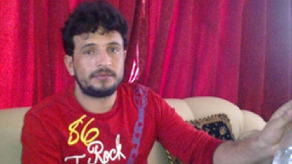 সেটা ছিল ২০১১ সাল। লায়লার মা সেলিনা তখন তৃতীয় বার বিয়ে সেরে ফেলেছেন। তাঁর তৃতীয় স্বামী পারভেজ ইকবাল আসলে ছিল লস্কর-ই তৈবার সদস্য। সেই থেকেই লায়লা এবং তাঁর পুরো পরিবারের উপর জঙ্গি সংগঠনের সঙ্গে যোগসাজশ রাখার অভিযোগ উঠতে শুরু করে।