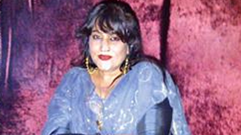 ঘরে গিয়ে জানতে পারেন স্ত্রী সেলিনা তাঁর সমস্ত সম্পত্তি বিক্রির ভার দিয়েছেন দ্বিতীয় স্বামীকে। পারভেজকে বিশ্বাস করতে পারতেন না তিনি। এর পরই বাগবিতণ্ডা থেকে খুন করে ফেলে সেলিনাকে।