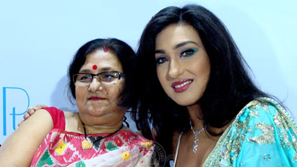 মায়ের সঙ্গে অভিনেত্রী