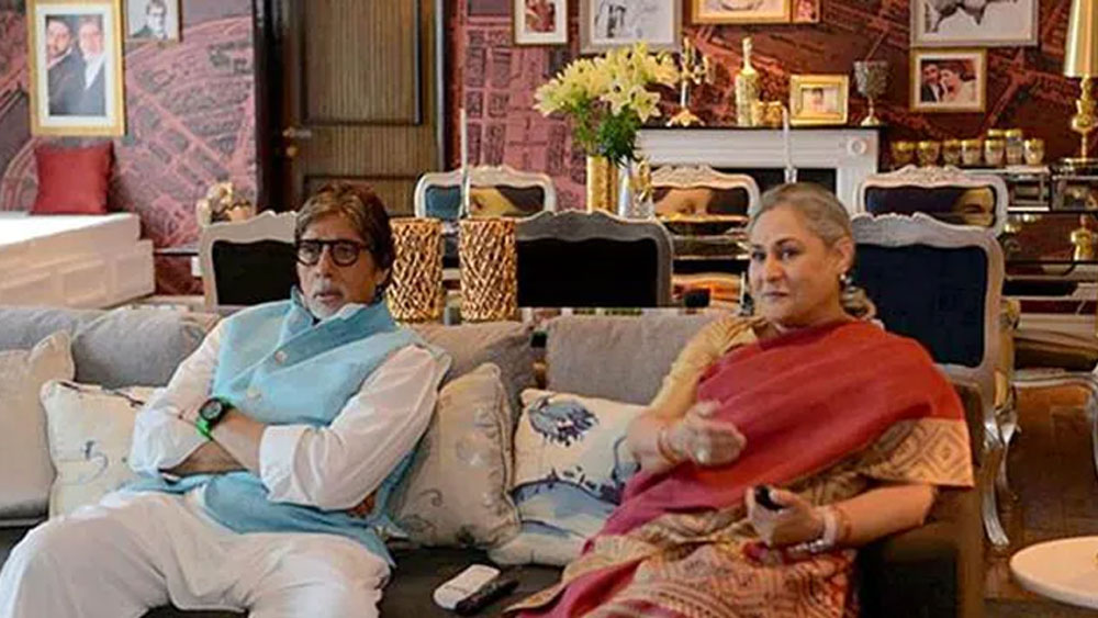 এ ছাড়া পশ্চিম গুরুগ্রামের ওবেরয় সেভেন-এ ফ্ল্যাট এবং ওবেরয় টাওয়ার সি-তে দু’টি অ্যাপার্টমেন্ট রয়েছে তাঁর নামে। মধ্যপ্রদেশের ভোপালের শামলা হিলস-এও রয়েছে ফ্ল্যাট।