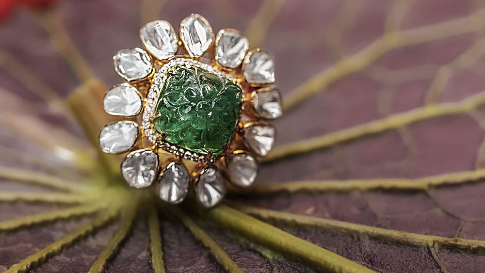 আগামী ৬ নভেম্বর পর্যন্ত ‘সেনকো গোল্ড অ্যান্ড ডায়মন্ডস’-এর সমস্ত শোরুম এবং অনলাইন চ্যানেলে মিলবে ধনতেরাস অফার। কোথায় কী ছাড় রয়েছে দেখে নেওয়া যাক—