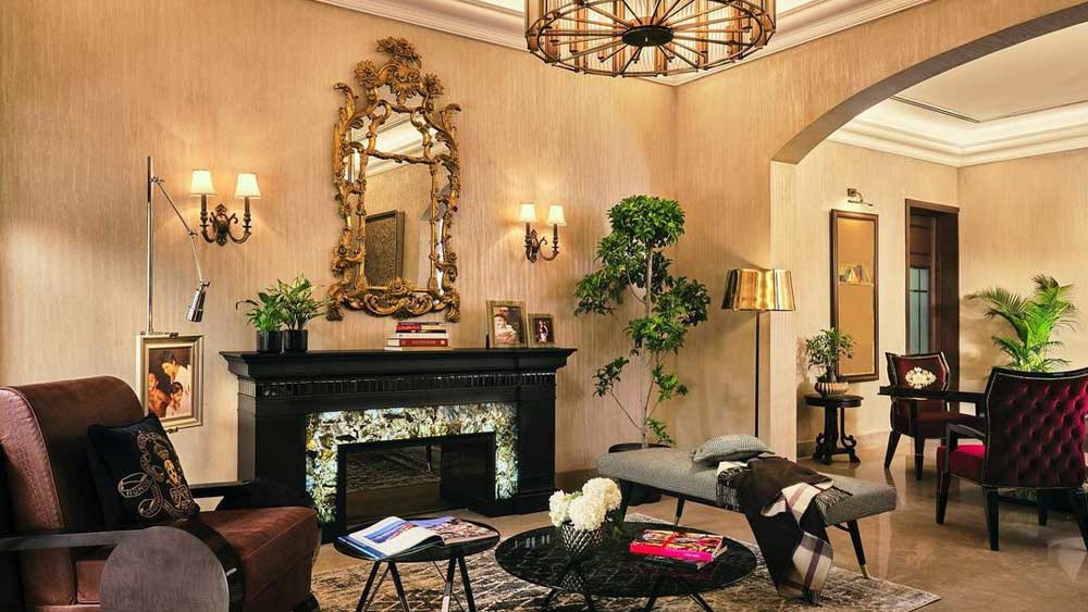 ১৯৯৭ সালে ‘ইয়েস বস’ ছবি করার পর থেকেই এই বাড়িটিতে মন পড়ে গিয়েছিল শাহরুখের। ‘ইয়েস বস’ ছবির একটি অংশের শ্যুটিং হয়েছিল ‘মন্নত’-এর সামনেই। তখন বাড়িটির নাম ছিল ‘ভিলা ভিয়েনা’।