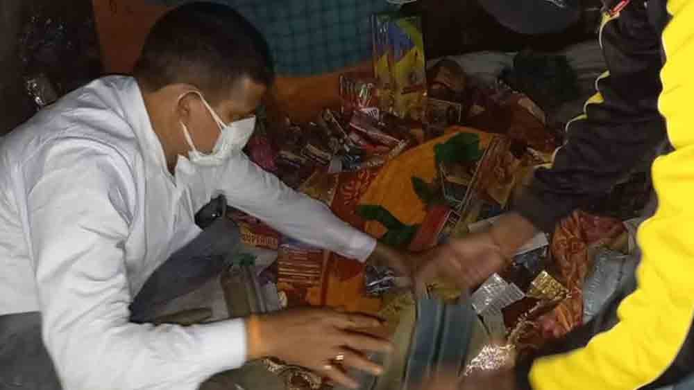 মেদিনীপুর সদর ব্লকের ছেরুয়া গ্রামে চলছে অভিযান।