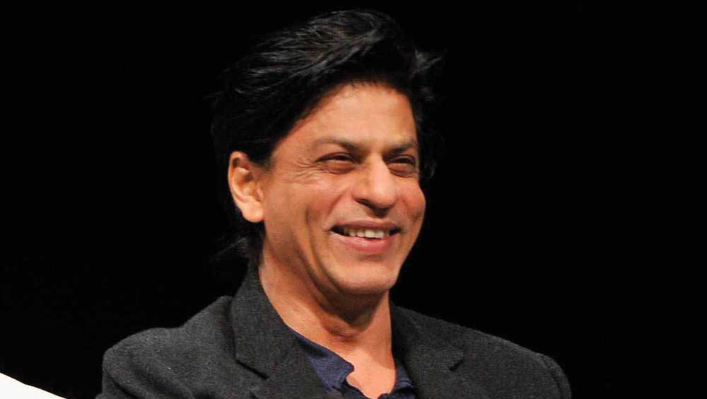 শাহরুখের জন্মদিনে আলোয় সাজল ‘মন্নত’, দুঃসময় কাটিয়ে চেনা ছন্দে সামনে এলেন বাদশা? 