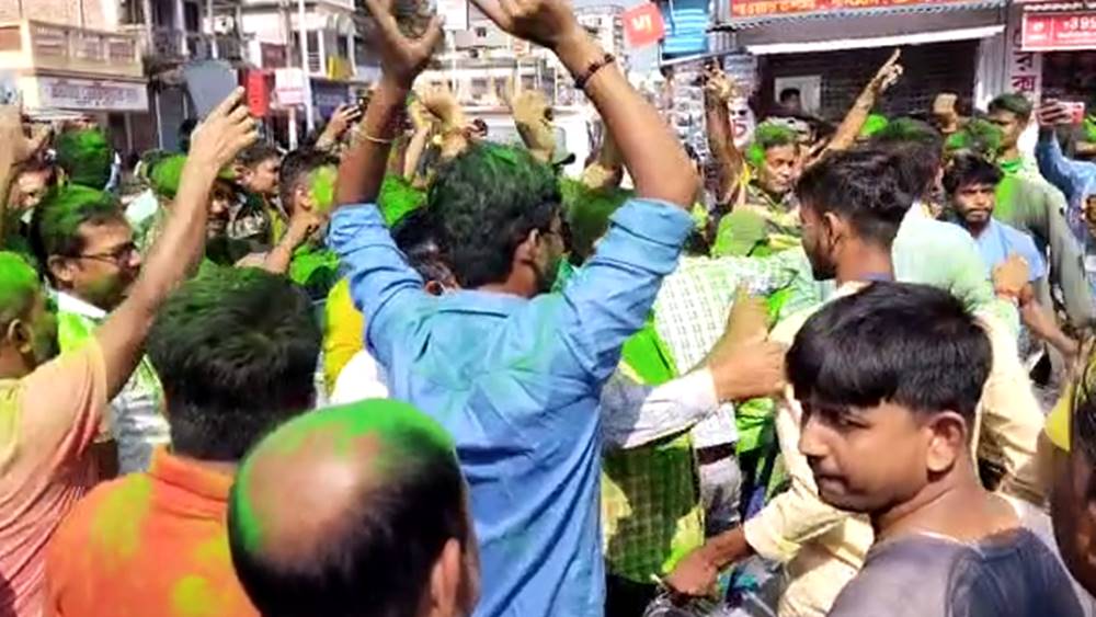 বিপুল ব্যবধানে জিতেছেন উদয়ন। দিনহাটায় উচ্ছ্বাস তৃণমূল সমর্থকদের।