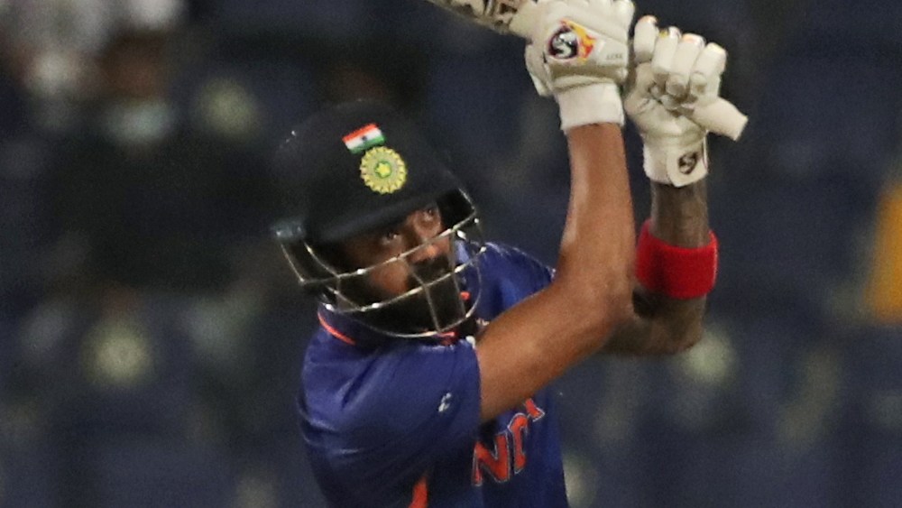 সরাসরি: আউট রাহুল, আফগানদের বিরুদ্ধে দ্বিতীয় উইকেট হারাল কোহলীর দল