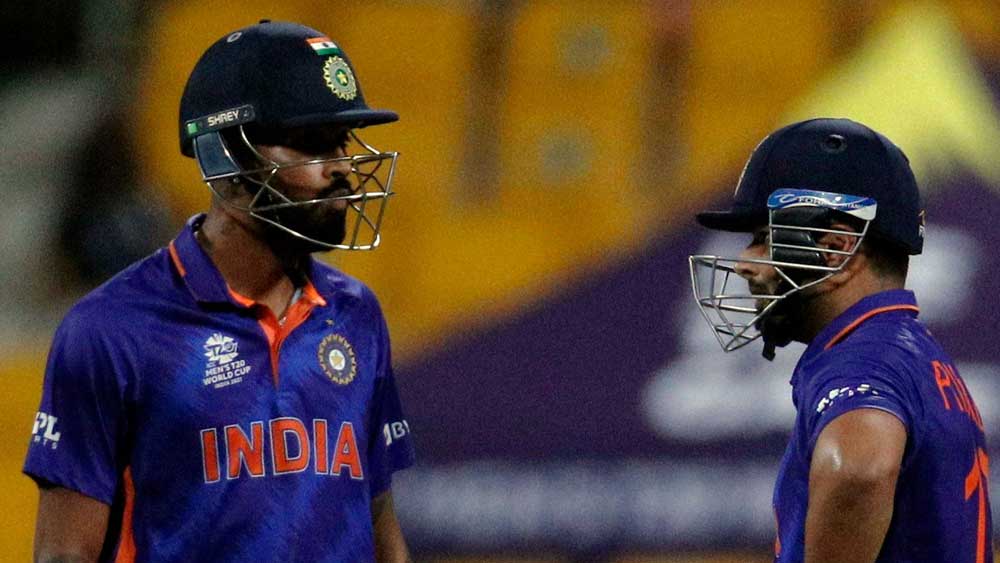 মিডল অর্ডারে ঋষভ পন্থ ও হার্দিক পাণ্ড্যর ঝোড়ো ব্যাটিং। তাঁদের ব্যাটিংয়ের জোরে ২১০ রানে পৌঁছয় ভারত।