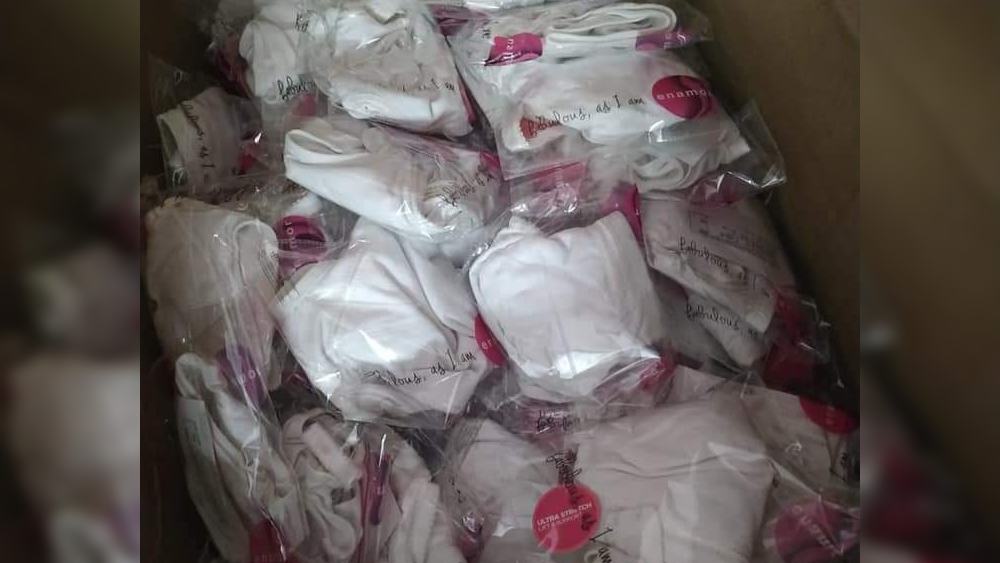 ইমাজিনের কাজে উদ্বুদ্ধ হয়ে তাদের সাহায্য করতে এগিয়ে এসেছেন বহু স্বেচ্ছাসেবী। তাঁরাই বাড়ি বাড়ি ঘুরে সংগ্রহ করেন পোশাক। তবে ইদানীং অনেকে নিজে থেকেই পোশাক দিয়ে যান। বিদেশে থেকেও অনেকে ইমাজিনকে পোশাক দেওয়ার ব্যাপারে আগ্রহ দেখিয়েছেন বলে জানিয়েছেন মেলিশা।