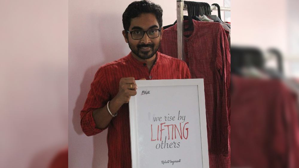 তবে ইমাজিন শুধু পোশাক ব্যাঙ্কের কাজেই থেমে থাকতে চায় না। আগামী দিনে দুঃস্থ শিশুদের জন্য ‘খেলনা ব্যাঙ্ক’ করারও ইচ্ছে রয়েছে তাঁদের। 