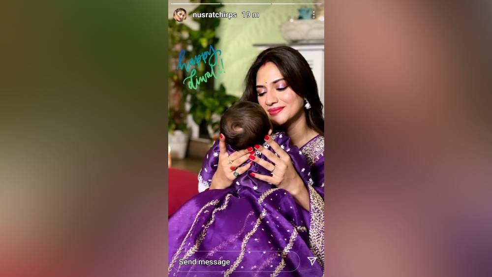 ঈশানের সঙ্গে নুসরত।