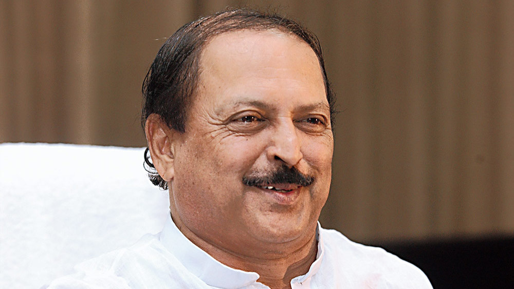 লোকসভায় সাংসদ পদ অধরা থাকলেও একাধিক বার রাজ্যের মন্ত্রী হয়েছিলেন সুব্রত। কংগ্রেসে থাকাকালীন সে দলের শ্রমিক সংগঠন আইএনটিইউসি-র রাজ্য সভাপতি পদের দায়িত্বও সামলেছেন।