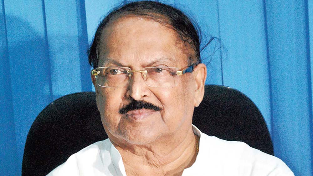 রাজনীতির আপাতগম্ভীর পরিসরে থাকলেও বেজায় মজার মানুষ ছিলেন সুব্রত। কঠিন পরিস্থিতিতেও মজা করে উত্তর দিতেন তিনি। ‘মুশকিলআসান’ সুব্রত বহু জটিল পরিস্থিতিও অনেক সহজ করে দিতেন। এমনই মত তাঁর ঘনিষ্ঠ মহলের। ভোজনরসিক হিসাবেও কম নামডাক ছিল না। তৃণমূলের মহাসচিব পার্থ চট্টোপাধ্যায় বলেন, ‘‘মৌরলা মাছ খেতে দারুণ ভালবাসতেন সুব্রত’দা।’’ ফুটবলপ্রিয় সুব্রত আগাগোড়াই ছিলেন মোহনবাগানের কট্টর সমর্থক।