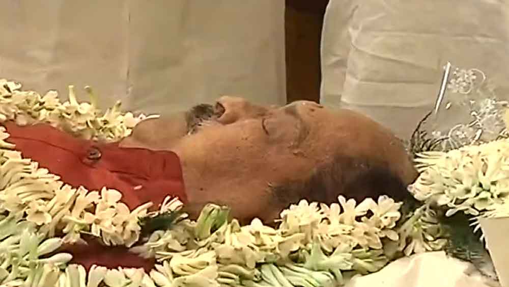 সরাসরি: রবীন্দ্র সদনে শায়িত সুব্রতর নশ্বর দেহ, শেষ শ্রদ্ধা অনুগামীদের