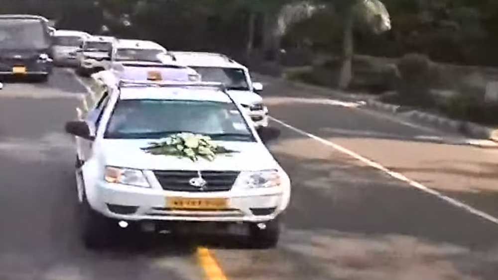 বিধানসভার পথে সুব্রতের দেহ।