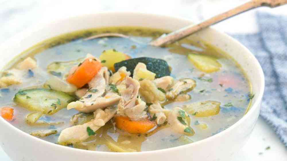 মাংসের স্যুপ শরীর আর্দ্র রাখতেও সাহায্য করে। 