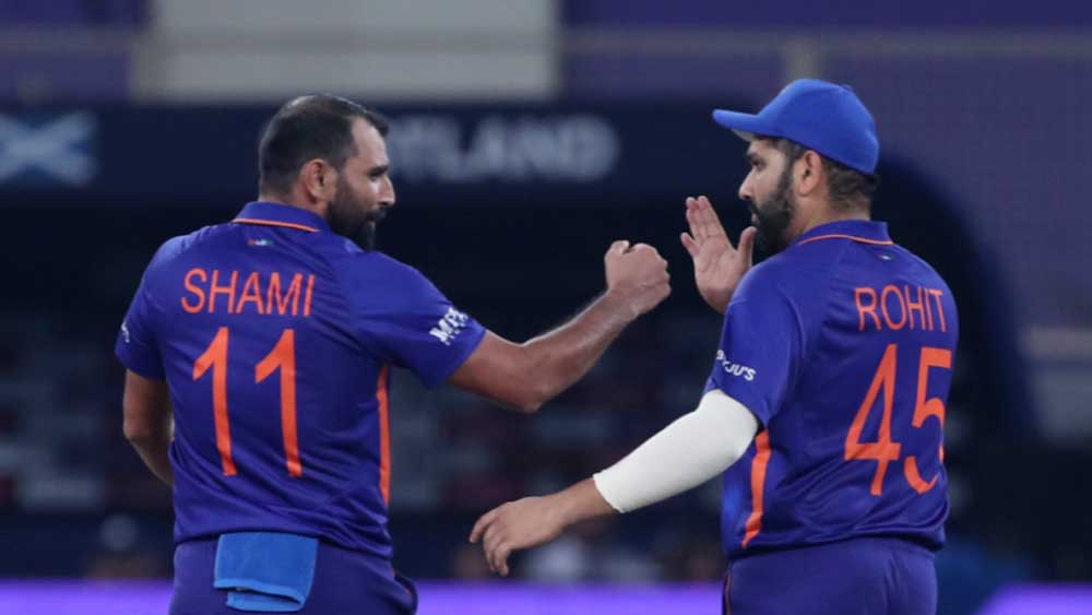 আফগানিস্তান ম্যাচের ফর্ম ধরে রাখলেন ভারতীয় বোলাররা। বুমরা, শামি, জাডেজাদের সামলানোর ক্ষমতা ছিল না স্কটিশ ব্যাটারদের। 