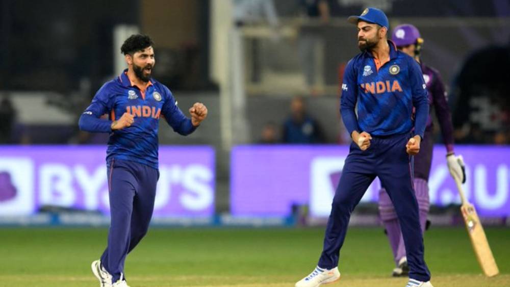 টি২০ বিশ্বকাপে ভারতের বিরুদ্ধে দ্বিতীয় সর্বনিম্ন কম রান করল স্কটল্যান্ড। এর আগে ২০১৬ সালের টি২০ বিশ্বকাপে শ্রীলঙ্কায় ৮০ রানে অলআউট হয়ে যায় ইংল্যান্ড। সেটিই ভারতের বিরুদ্ধে সব থেকে কম রান।