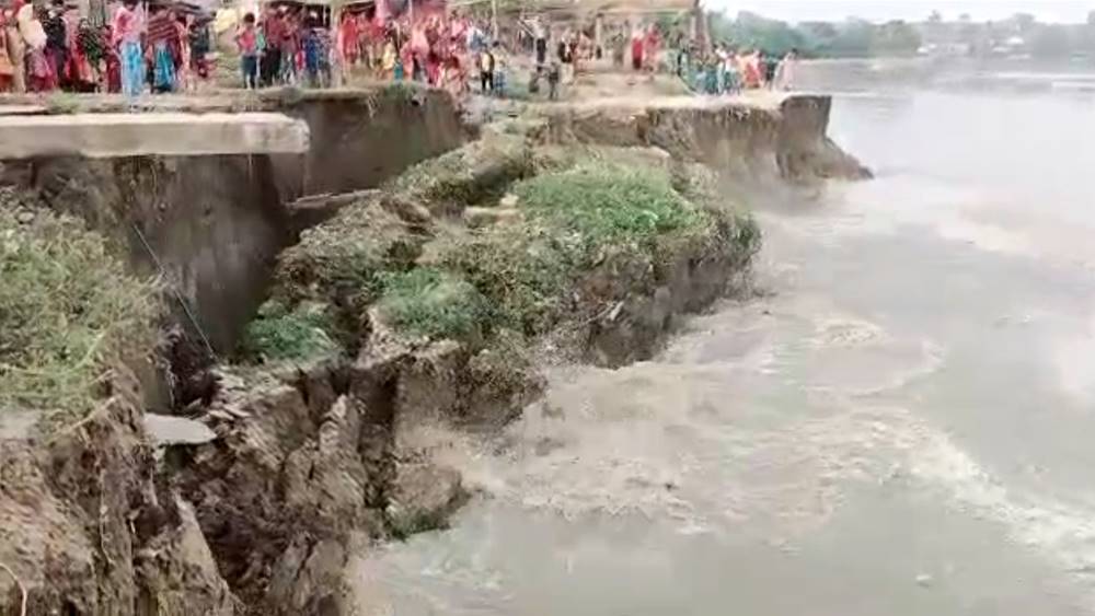 Ganga erosion at Samsherganj Murshidabad dgtld 