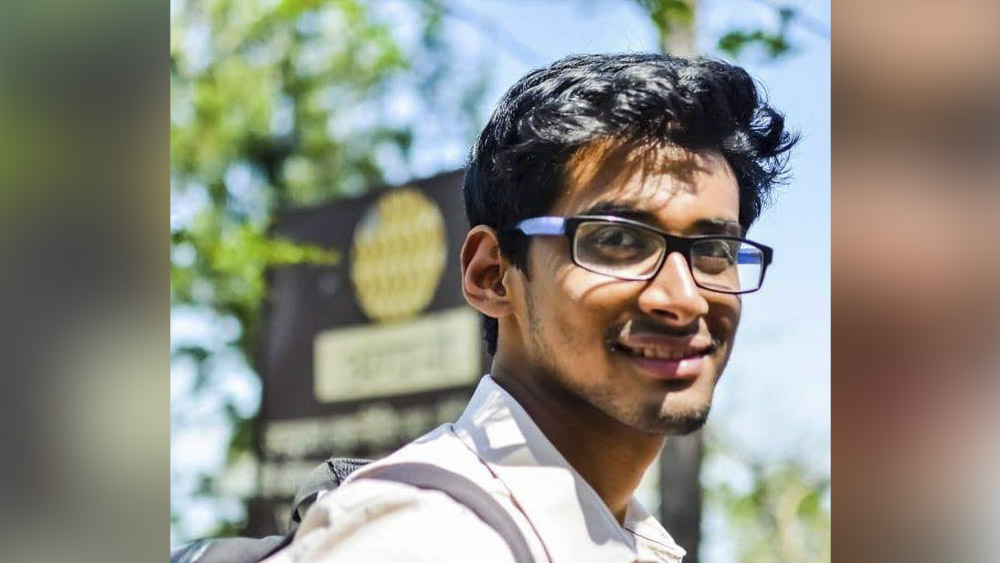 দিল্লিতেই বড় হয়েছেন বিদ্যুৎ। শহরের বাতাসের মান খারাপ হওয়ার দরুণ ঠাকুমাকে রোগে ভুগতে দেখেছেন ছোটবেলা থেকে। নিজেও বহু বার অসুস্থ হয়েছেন। তখন থেকেই তাঁর ইচ্ছে ছিল, বায়ুদূষণ নিয়ে কাজ করার।