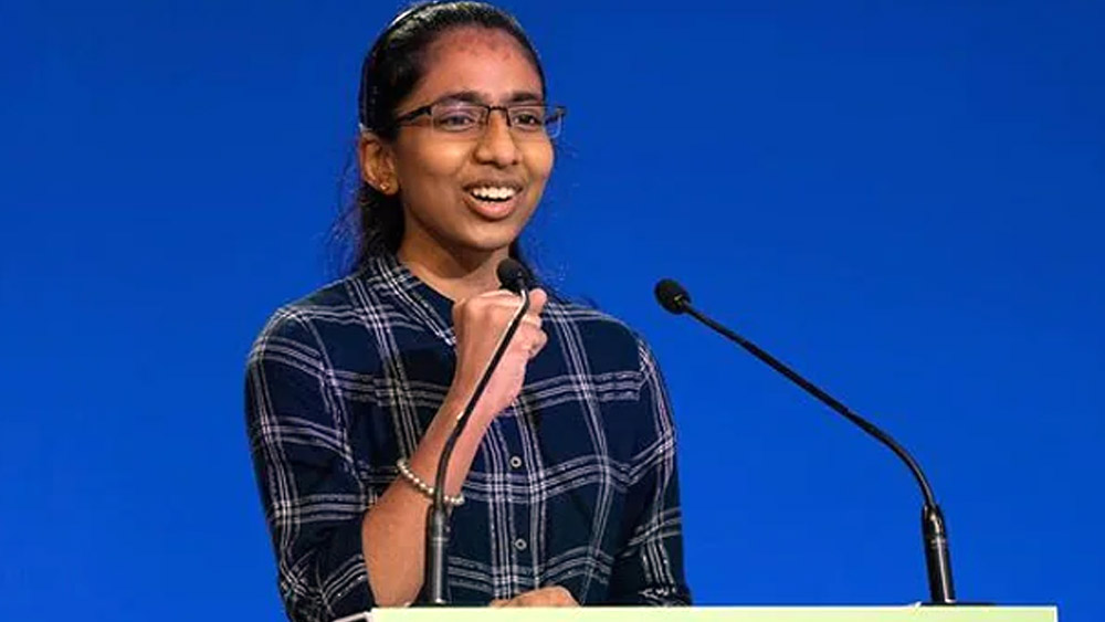 বিদ্যুতের পাশাপাশি গ্লাসগোর জলবায়ু সম্মেলনে প্রধানমন্ত্রী মোদীর সঙ্গে বৈঠকে ছিলেন তামিলনাড়ুর মেয়ে বিনিশা উমাশঙ্কর। কয়লার উনুনে জামাকাপড় ইস্ত্রি থেকে ভয়াবহ দূষিত হচ্ছে বাতাস। তা রুখতে একটি সৌরচালিত ইস্ত্রি-গাড়ি তৈরি করেছে ১৫ বছরের এই স্কুলছাত্রী।