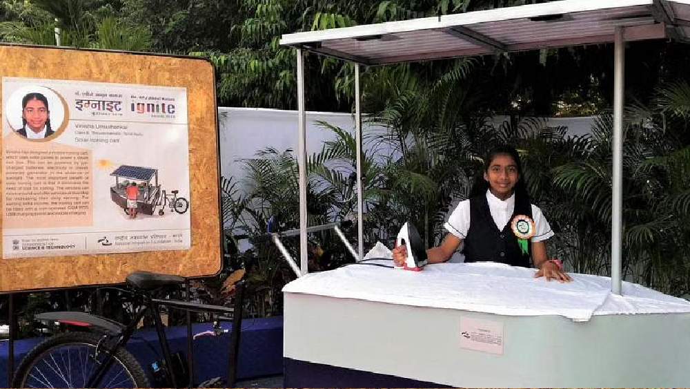 বিনিশার তৈরি যন্ত্রও ‘আর্থশট প্রাইজ’-এর চূড়ান্ত তালিকায় জায়গা করে নিয়েছে। রাষ্ট্রনেতাদের সামনে দৃপ্ত কণ্ঠে সে দিন কিশোরী বলল, ‘‘পৃথিবীকে বাঁচাতে কিছু করতে হবে। আপনারা না এগোলে আমরাই লড়ব।’’