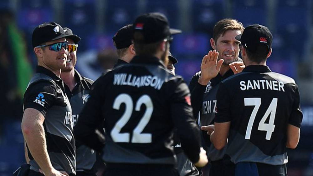 দাপট দেখালেন নিউজিল্যান্ডের বোলাররা 