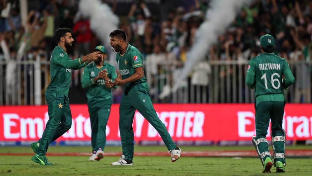 প্রথমে ব্যাট করে নিউজিল্যান্ড ২০ ওভারে ৮ উইকেটে ১৩৪ রান তোলে। হ্যারিস রউফ ৪ উইকেট নেন। জবাবে পাকিস্তান ১৮.৪ ওভারে ৫ উইকেট হারিয়ে লক্ষ্যে পৌঁছে যায়।