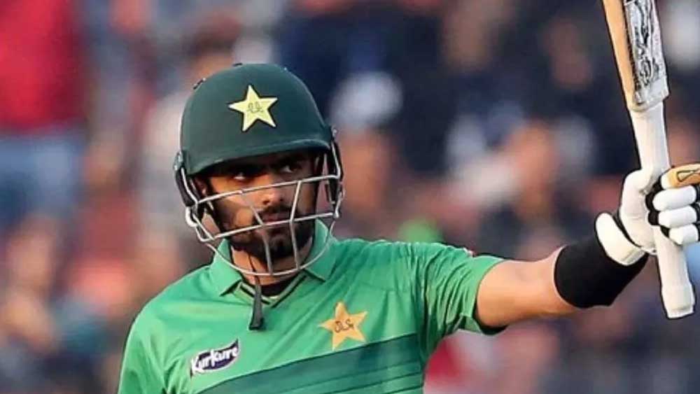 গ্রুপ ২-এ শীর্ষ স্থানে থেকে পাকিস্তান শেষ চারে উঠেছে। আগামী বৃহস্পতিবার সেমিফাইনালে তাদের সামনে গ্রুপ ১ রানার্স অস্ট্রেলিয়া।