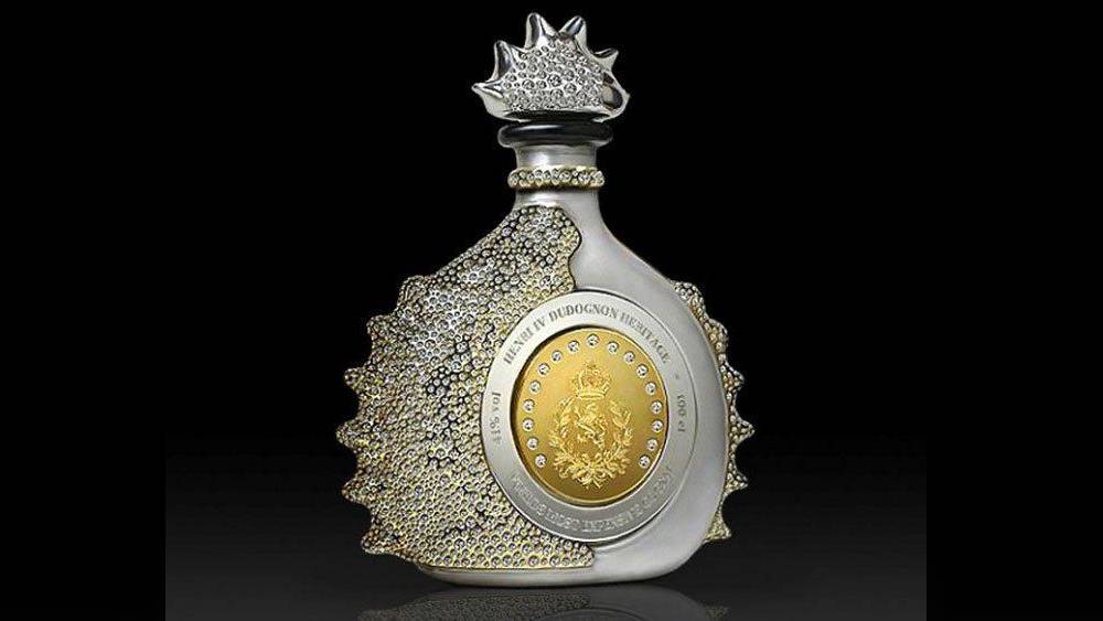 হেনরি ৪ ডিউডোনিয়ান হেরিটেজ কনিয়াক:  অত্যন্ত প্রাচীন এই পানীয়ের বোতলটির গা সোনায় মোড়া থাকে। তার উপরে হিরের কাজ করা থাকে। এক বোতলের দাম ১৪ কোটি টাকার বেশি।
