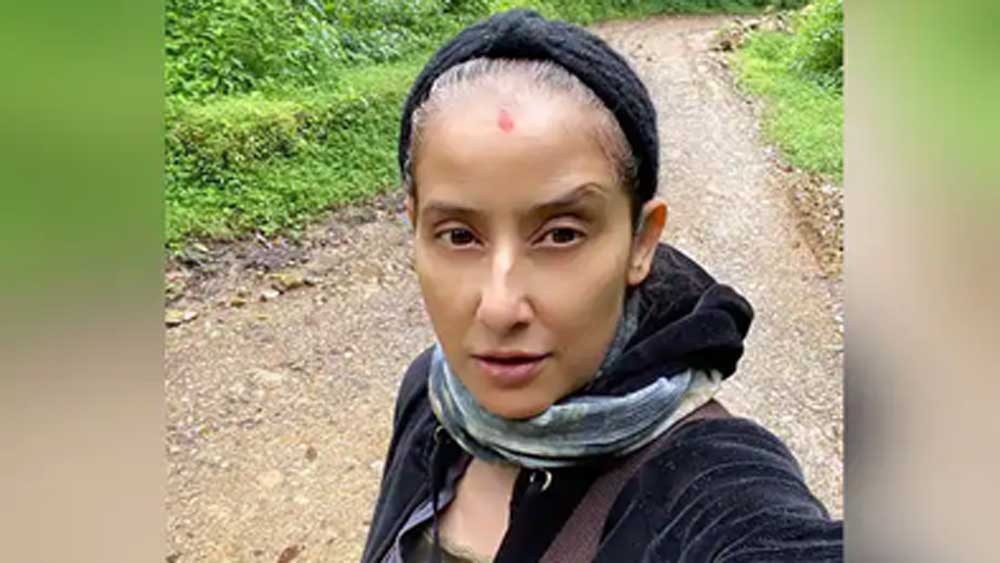 অনেকগুলি বসন্ত পেরিয়ে এখন নতুন করে জীবনের অর্থকে খুঁজে পান। জানিয়েছেন এই মৃত্যুঞ্জয়ী চিরসবুজ অভিনেত্রী।