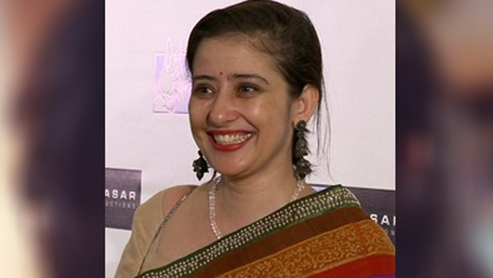 ইন্ডাস্ট্রিতে ফিরে এসে আবার অভিনয় শুরু করেন। কিন্তু মনীষার নতুন ইনিংস সাফল্য পায়নি। নায়িকা বা সহ অভিনেত্রী, সব ভূমিকাই এ বার দর্শকমনে দাগ কাটতে ব্যর্থ হন তিনি। এই পর্যায়ে তাঁর কেরিয়ারে উল্লেখযোগ্য কাজ হল ঋতুপর্ণ ঘোষের ‘খেলা’ ছবিতে অভিনয়।