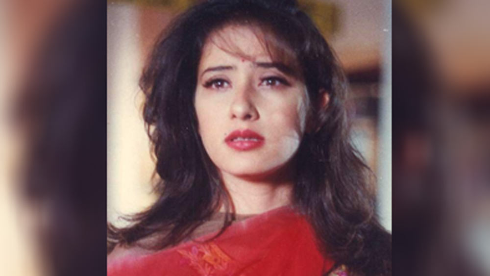 ২০০০ সাল নাগাদ কেরিয়ারে ভাটার টান আসতে মনীষা সরে আসেন টেলিভিশনে। ২০০৪ সালে তিনি চলে যান নিউ ইয়র্ক। ফিল্ম মেকিংয়ের উপর ডিপ্লোমা করেন নিউ ইয়র্ক বিশ্ববিদ্যালয় থেকে।