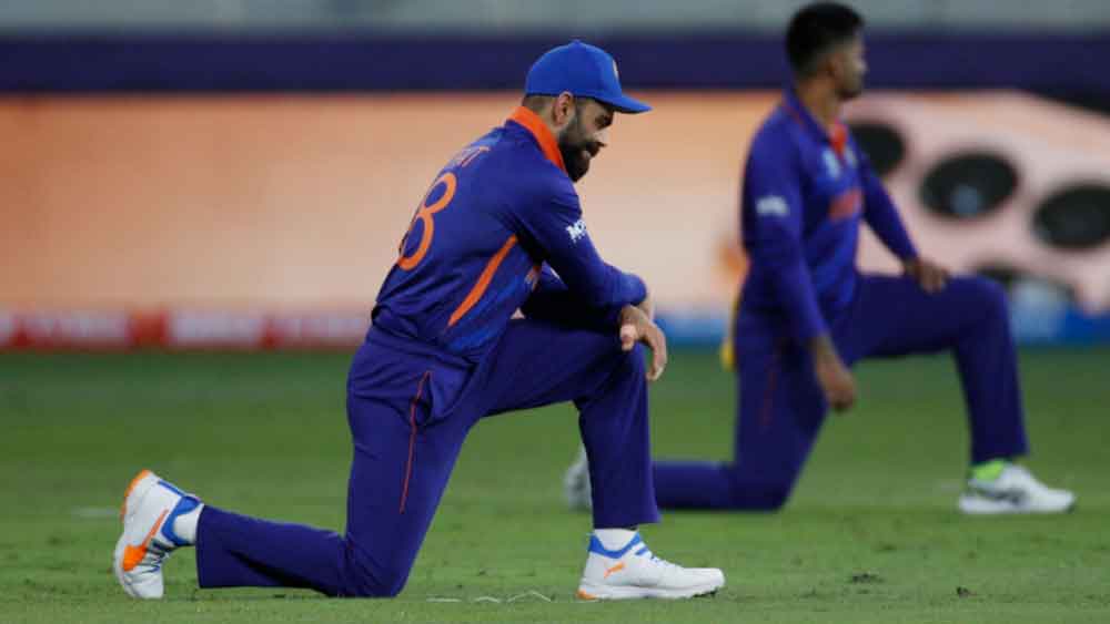 খেলা শুরুর আগে প্রথা মেনে বর্ণবৈষম্যের বিরুদ্ধে প্রতিবাদে সামিল হন। হাঁটু মুড়ে বসে বর্ণবিদ্বেষ বিরোধী প্রচার করেন।