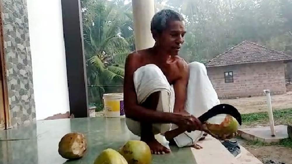 একাদশ এবং দ্বাদশ শ্রেণির জন্য স্কুল চালু করার আর্জি নিয়ে ইতিমধ্যে প্রধানমন্ত্রী নরেন্দ্র মোদীর কাছেও পৌঁছে গিয়েছেন তিনি।