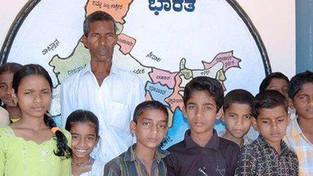 ২৮ জন পড়ুয়া নিয়ে স্কুল শুরু করেছিলেন তিনি। এখন দশম শ্রেণি পর্যন্ত সেই স্কুলে ছাত্র সংখ্যা ১৭৫।