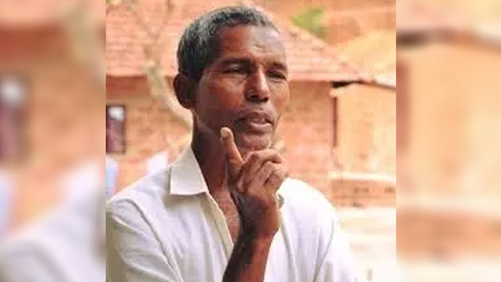 কন্নড় ছাড়া আর কোনও ভাষাই তিনি বুঝতে বা বলতে পারেন না। ওই ঘটনার পর তাই তিনি এলাকার সমস্ত পিছিয়ে পড়া ছেলেমেয়েদের শিক্ষিত করে তোলার অঙ্গীকার নেন। তাঁর গ্রামেই একটি স্কুল খুলে ফেলেন।