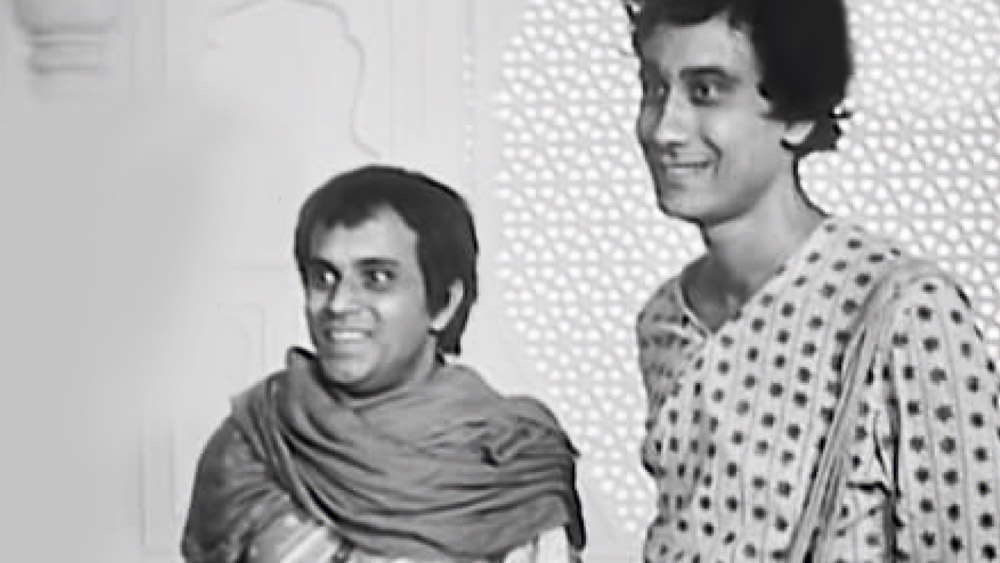 ১৯৬৯ সালের মে মাসে বাঙালি এমন এক ছবি দেখেছিল, যার স্বাদ সে আগে কখনও  পায়নি। সত্যজিৎ রায়ের ‘গুপী গাইন বাঘা বাইন’-কে কি শুধু ‘কমেডি-ফ্যান্টাসি’ বলে দেগে দেওয়া যায়! নাকি রবি ঘোষ আর তপেন চট্টোপাধ্যায়ের অভিনয়কে বেঁধে ফেলা যায় ‘কৌতুক’-এর সীমানায়! ‘রাজার জামাই’দের কাণ্ডকারখানায় আজও যে মজে বাংলার খুদে থেকে সলমন রুশদির মতো দুঁদে সাহিত্যিক!